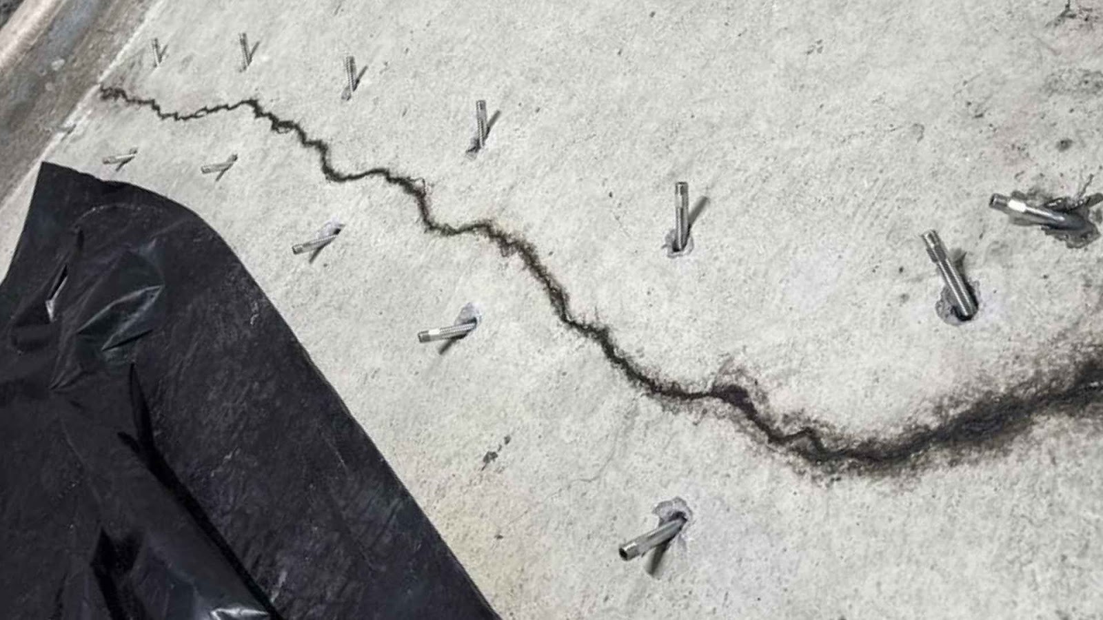 Crack injection for waterproofing: durable concrete leak repair | DRYWAY